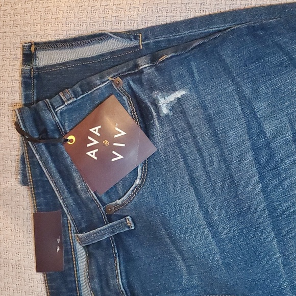 Ava & Viv Skinny Jeans - Picture 2 of 5